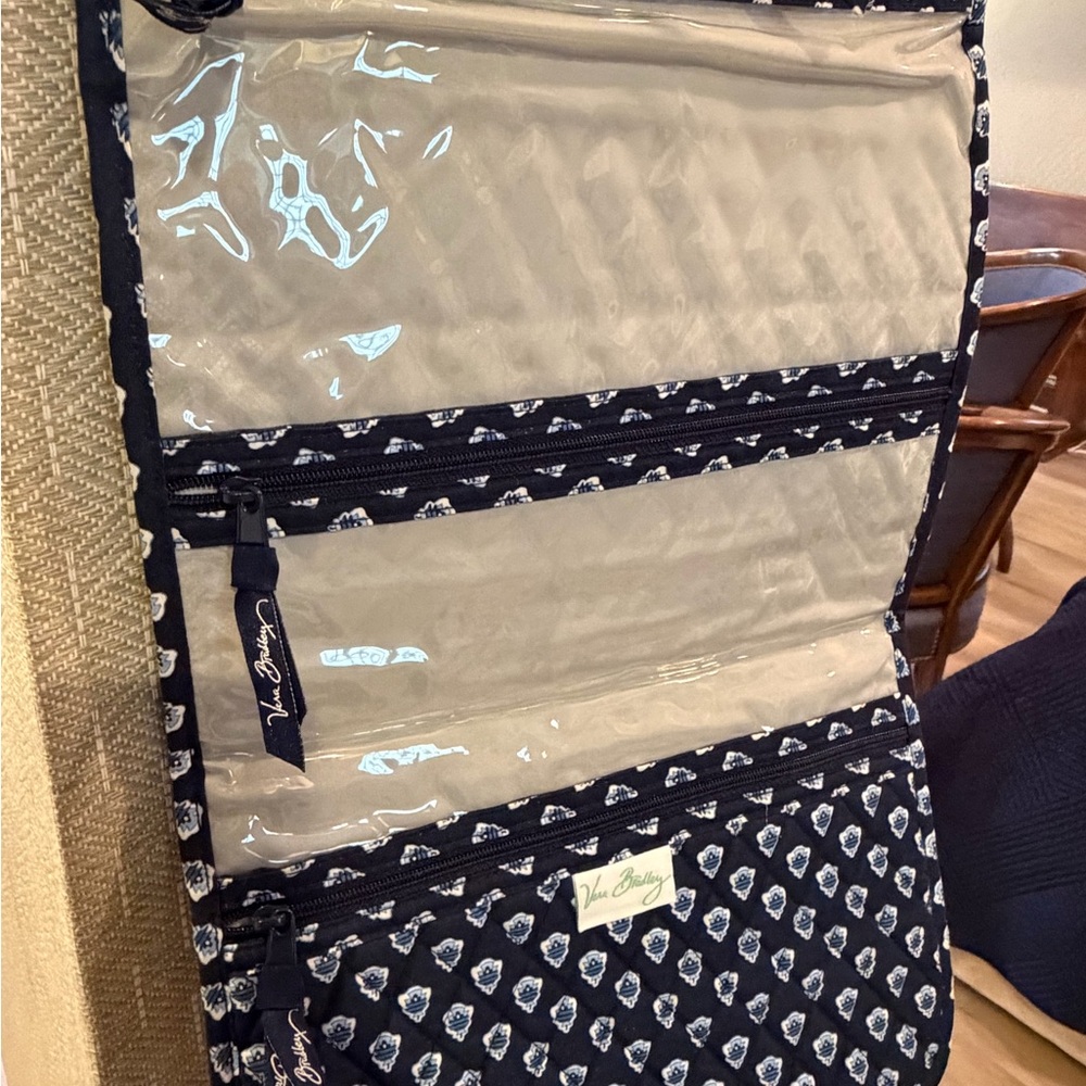 Vera Bradley Hanging Travel Organizer - Nantucket Navy - Picture 6 of 8